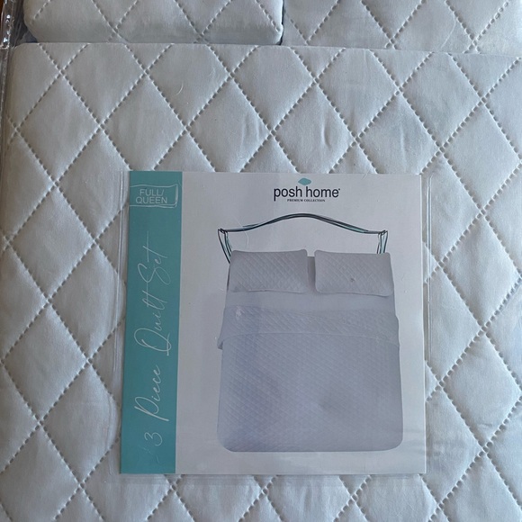 QUEEN Bedding   (3) piece  Quilt Set-make an offer